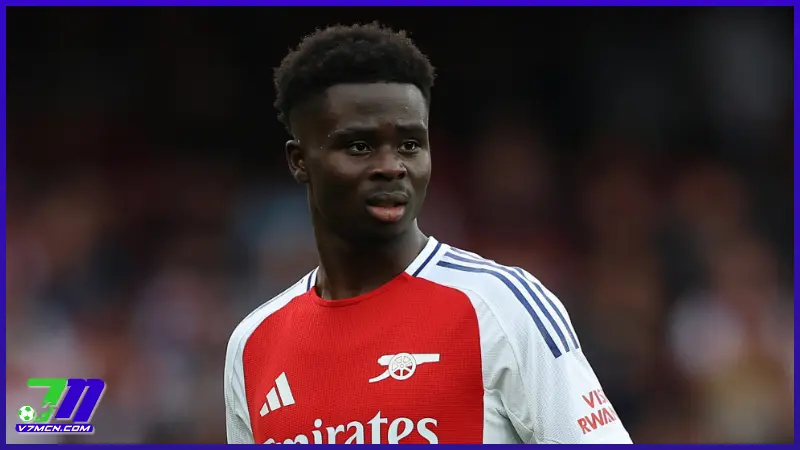 Tiền đạo ảo là gì? Bukayo Saka là một trong những cầu thủ chơi ở vị trí tiền đạo ảo xuất sắc